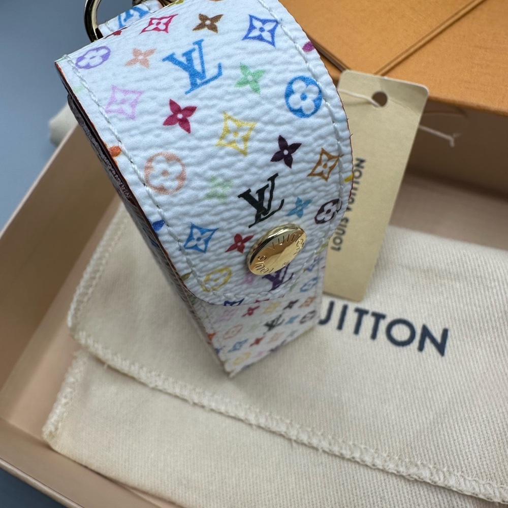 SOLD
Louis Vuitton x Takashi Murakami lipstick holder - Picture 4 of 8